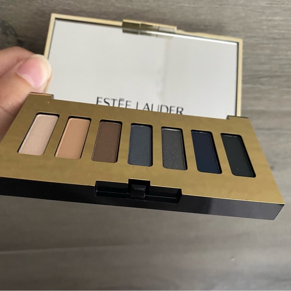 SALE Estée Lauder Eyeshadow Palette - Picture 2 of 4